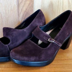 Dansko Brown Suede Heels Size 6.5 EUC
